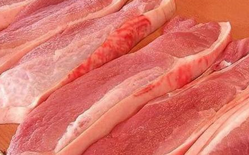買豬肉,記住這3個(gè)特征,就算再便宜也別買,八成是“劣質(zhì)豬肉”